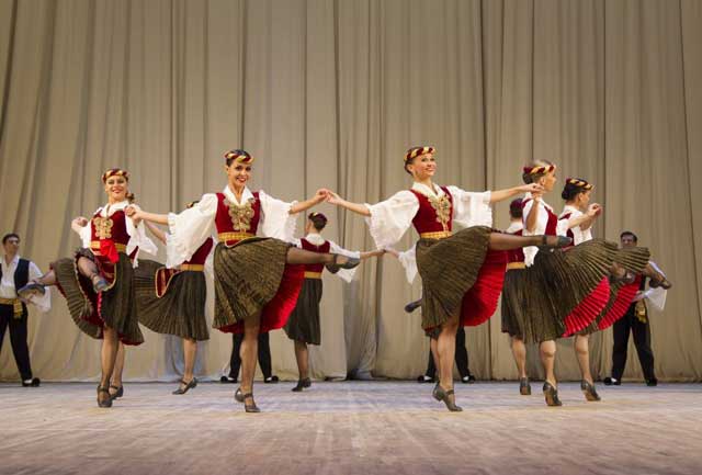 "Сюита греческих танцев". Фото: Евгений Масаликов
