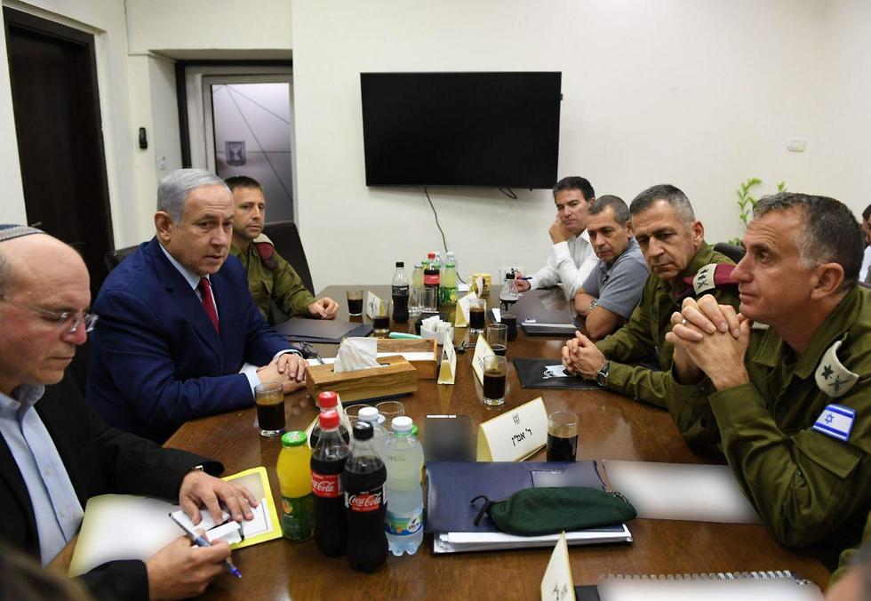 Security briefing with Prime Minister Netanyahu and military chiefs (Photo: Defense Ministry)