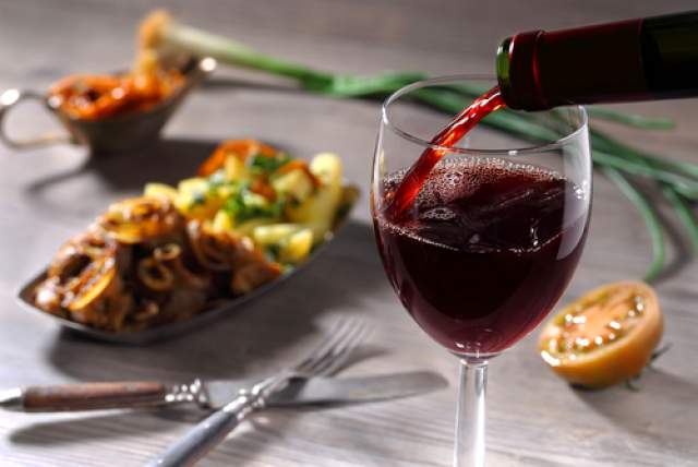 Вино должно подчеркивать вкус блюда. Фото: shutterstock