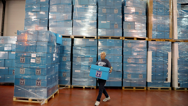 Избирательные урны на складе ЦИК. Фото: EPA