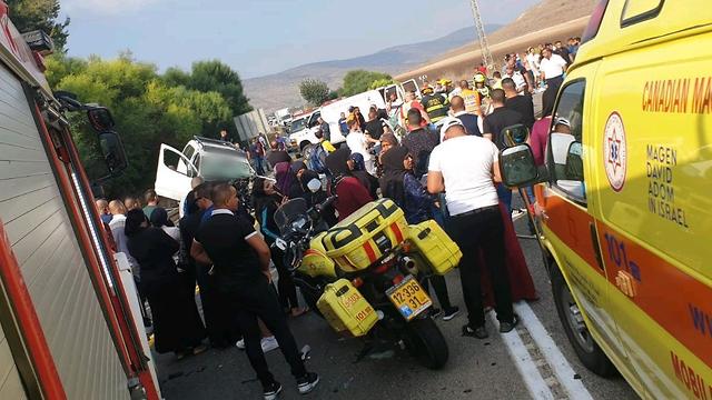 כביש 784 בין חנתון לכפר מנדא נחסם לתנועת כלי רכב לשני הכיוונים בשל תאונת דרכים (צילום: תיעוד מבצעי מד