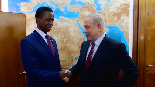 נשיא זמביה אדגר לונגו ביקור בישראל לצד נתניהו 2017 (צילום: לע