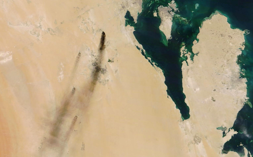 סעודיה נזק למתקן נפט ב אבקאיק לוויין (צילום: EPA)