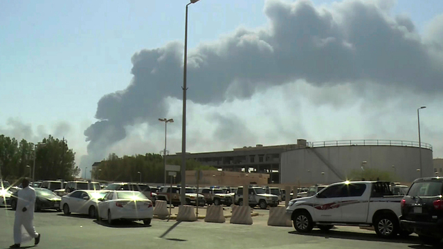 סעודיה נזק למתקן נפט ב אבקאיק (צילום: AP)