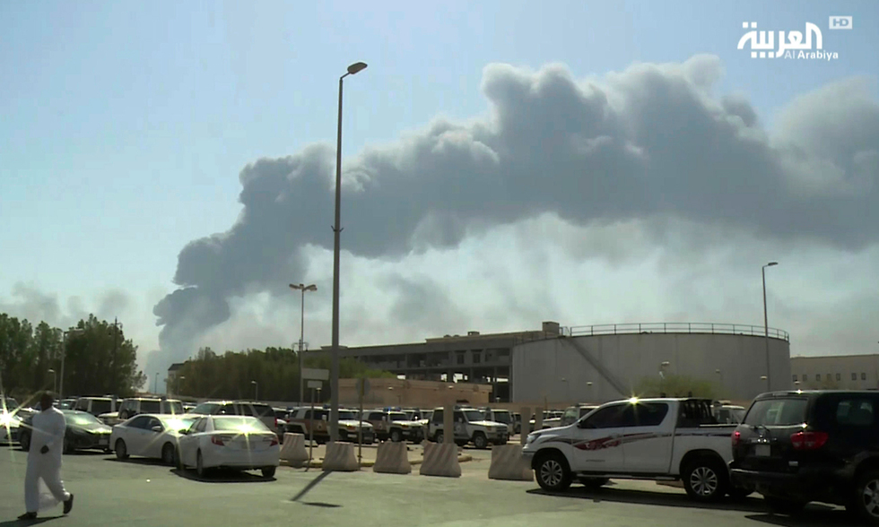 סעודיה נזק למתקן נפט ב אבקאיק (צילום: AP)