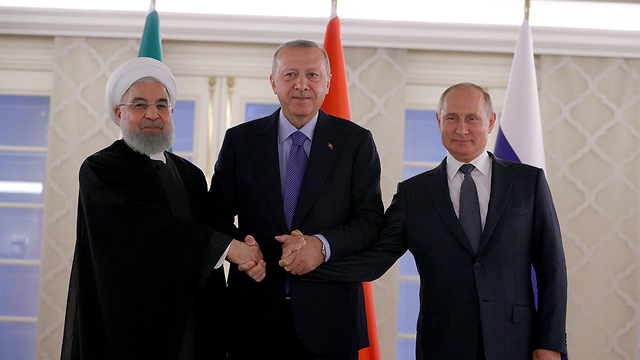 נשיא רוסיה ולדימיר פוטין נשיא איראן חסן רוחאני נשיא טורקיה רג'פ טאיפ ארדואן פגישה ב אנקרה (צילום: MCT)