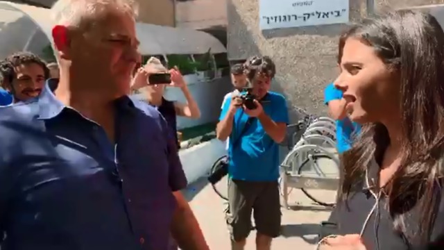 עימות בין איילת שקד לניצן הורוביץ בתל אביב (מתוך עמוד הפייסבוק של איילת שקד)