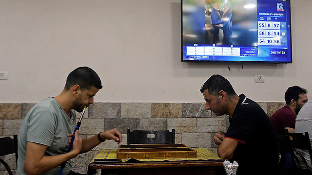 Palestinian café in Hebron on Election Day (Photo: Reuters)