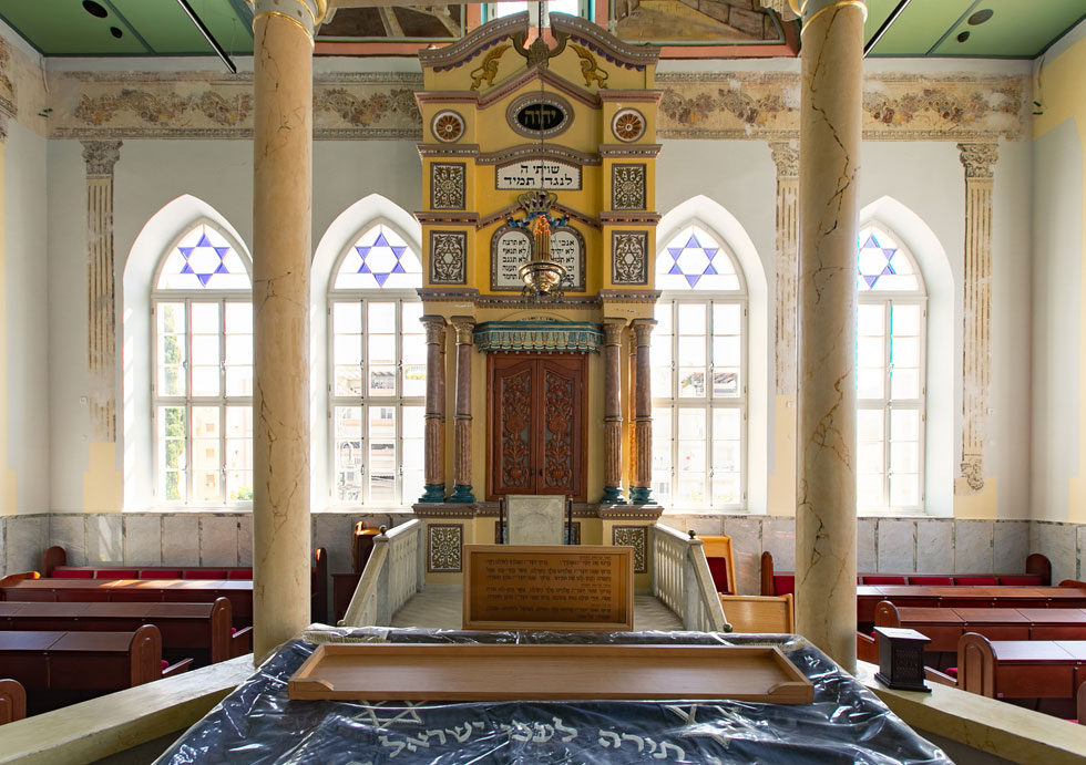  בית הכנסת המשוחזר בנס ציונה הוא אחד מהם. לחצו על התצלום (צילום: דור נבו)