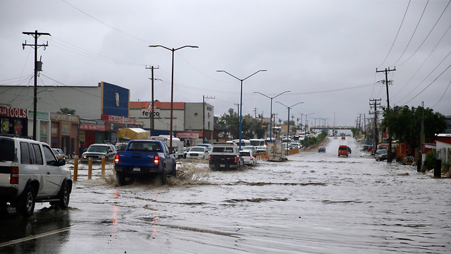 הוריקן לורנה בלוס קאבוס, מקסיקו (צילום: EPA)