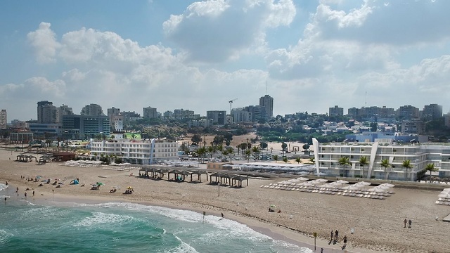 הדמיית שני המלונות בחוף לידו באשדוד (באדיבות קבוצת 