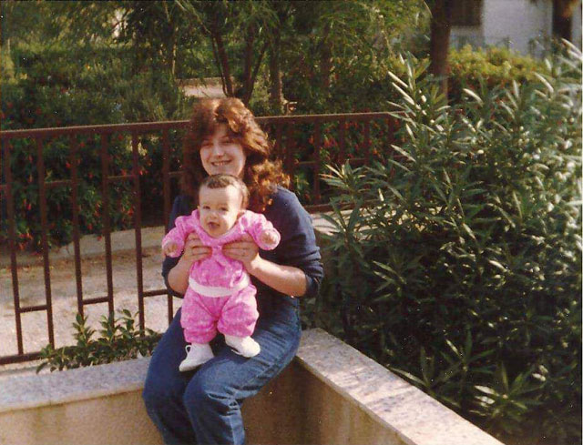 Бат-Эль с мамой в Румынии. Фото: личный архив