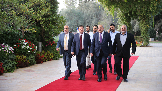 Представители арабских партий в резиденции президента. Фото: Амит Шааби 