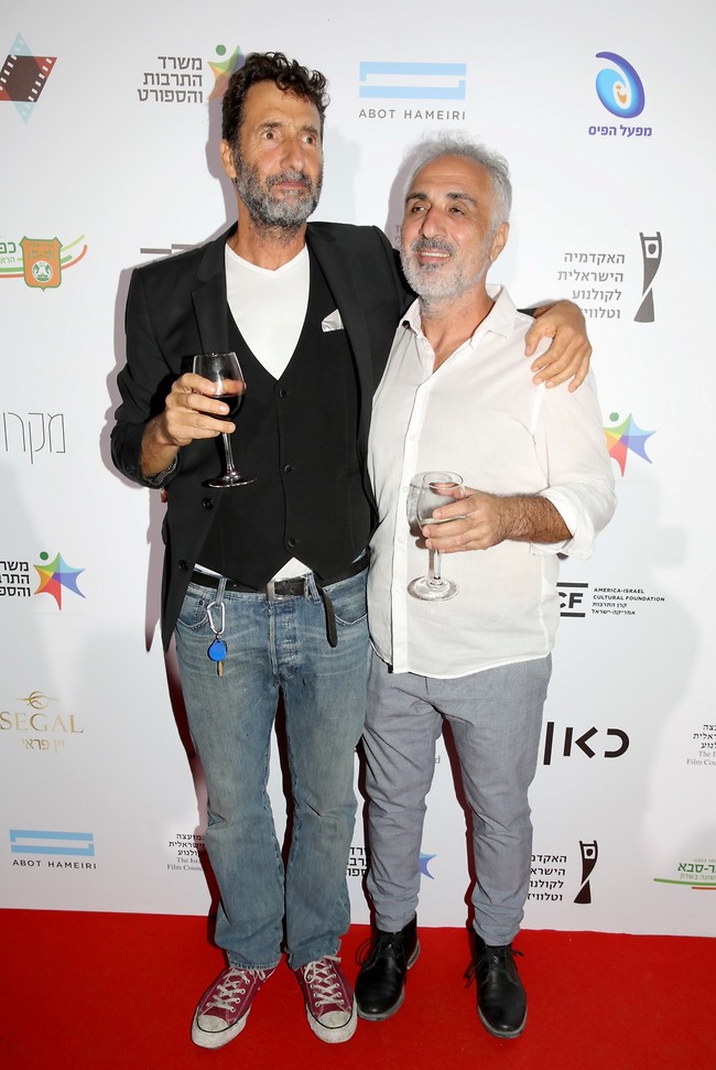 חזר הביתה עם פסלון. דובר קוסאשווילי, זוכה פרס שחקן המשנה, והבמאי גור בנטביץ' (צילום: איציק בירן) חזר הביתה עם פסלון. דובר קוסאשווילי, זוכה פרס שחקן המשנה, והבמאי גור בנטביץ' (צילום: איציק בירן)