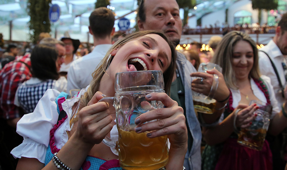 פסטיבל בירה אוקטוברפסט מינכן גרמניה (צילום: gettyimages)
