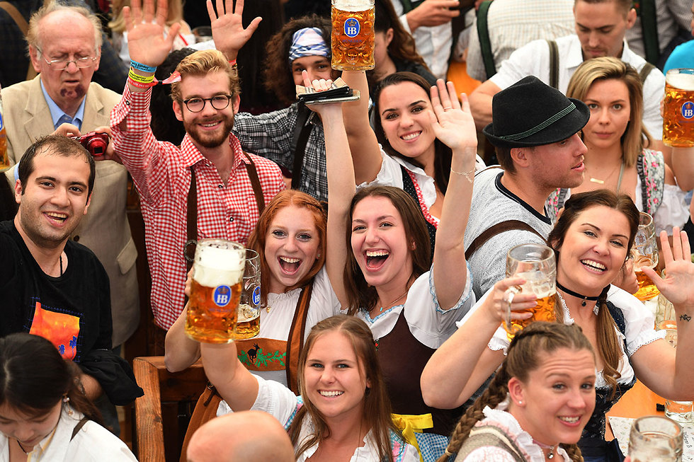 פסטיבל בירה אוקטוברפסט מינכן גרמניה (צילום: MCT)
