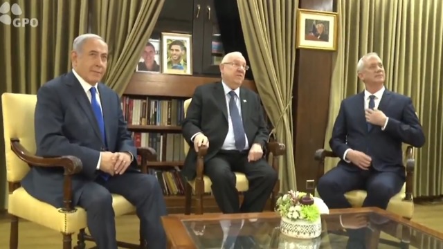 Prime Minister Benjamin Netanyahu (left) President Reuven Rivlin and Blue and White leader Benny Gantz (צילום: עומר מירון/ לע&quot;מ)