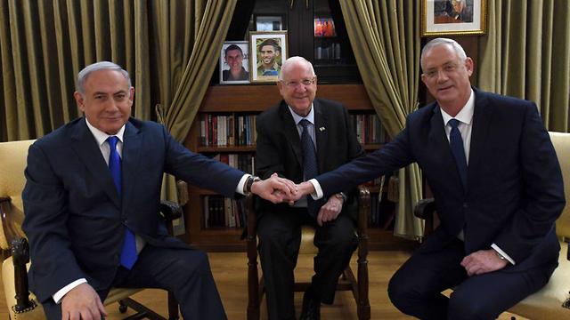 L-R: Benjamin Netanyahu, Reuven Rivlin and Benny Gantz meeting at the president's official residence in Jerusalem on Wednesday (צילום: חיים צח לע"מ)