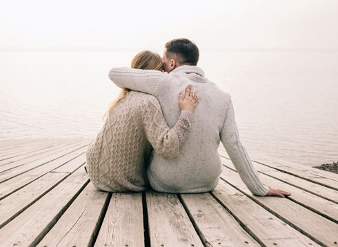 להסתמך על תחושת ההיי שמספקת אהבה רגעית ולהתחיל להשקיע באהבה בת קיימא (צילום: Shutterstock)