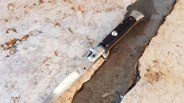 הסכין (צילום: דוברות המשטרה)
