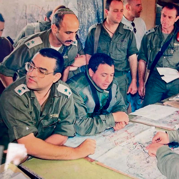 איזנקוט וסיבוני בחפ"ק גולני. ידידות שנצרבה בלחימה בלבנון