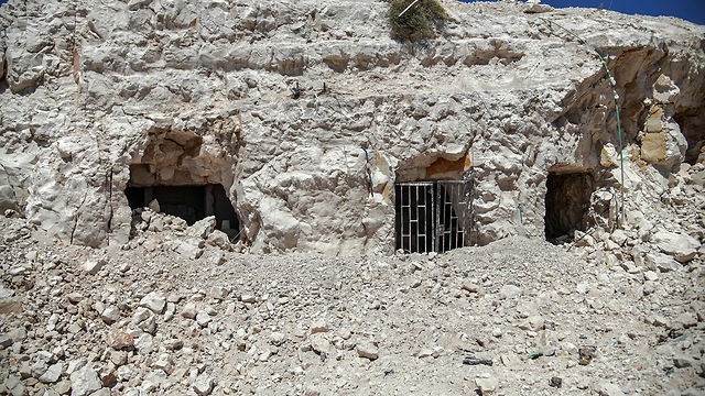 סוריה מערות ששימשו את ה מורדים נגד בשאר אסד (צילום: EPA)