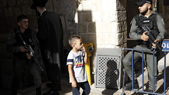 אבטחה משטרה משטרת ישראל מאבטחת ירושלים לקראת חגי תשרי   (צילום: AFP)