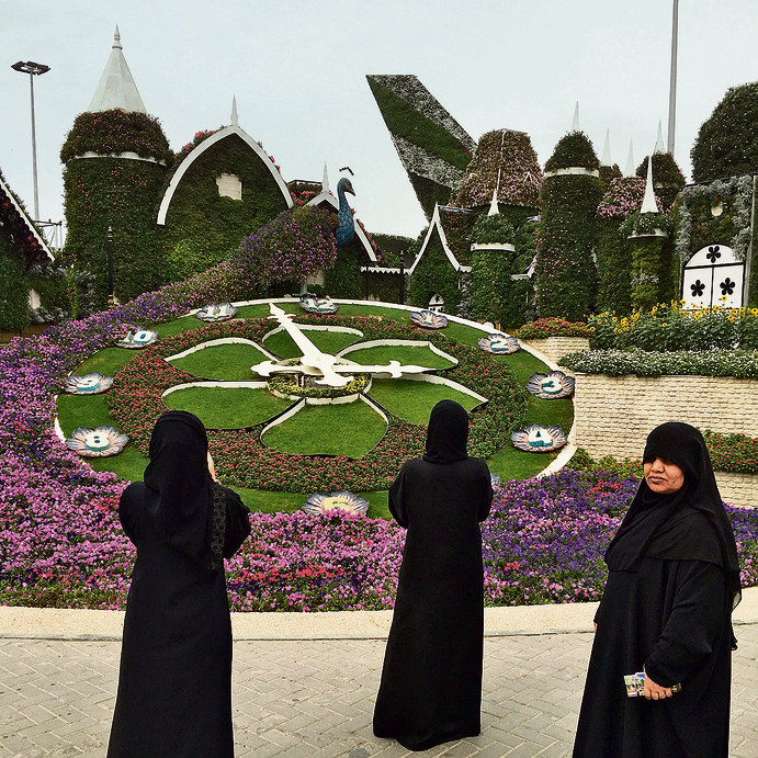 אולי לא מתירנית, אבל סובלנית ומתונה. נשים בדובאי | צילום: יניב חלילי
