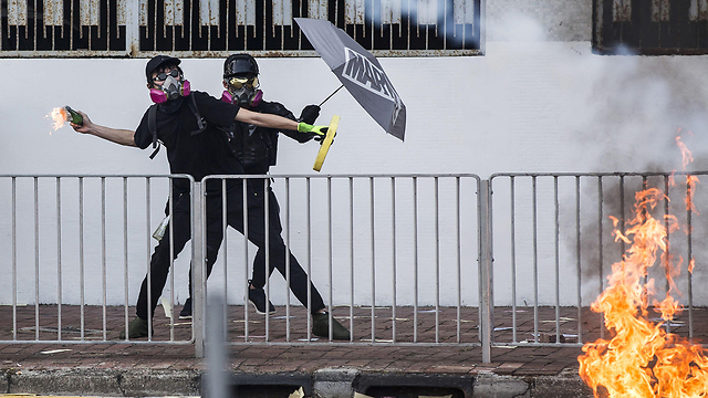 מהומות בהונג קונג  (צילום: AFP)