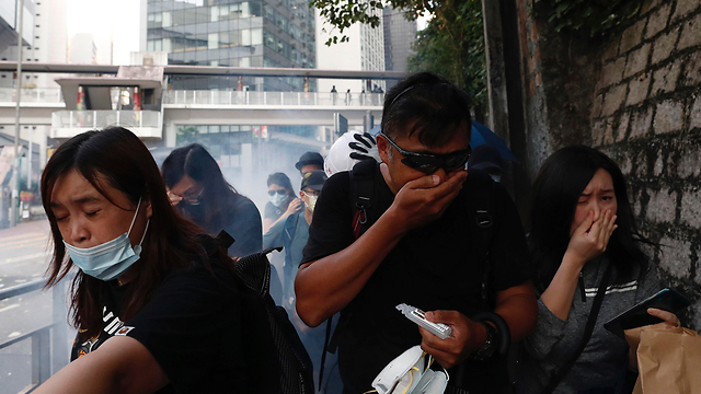 מהומות בהונג קונג  (צילום: AP)