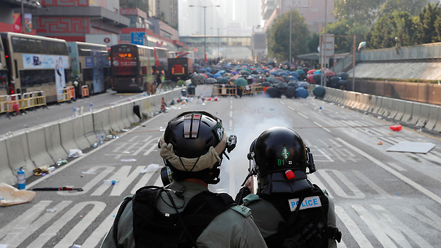 מהומות בהונג קונג  (צילום: רויטרס)