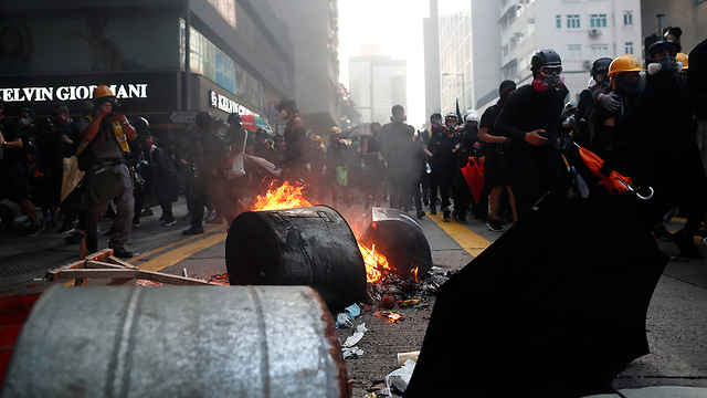 מהומות בהונג קונג  (צילום: AP)