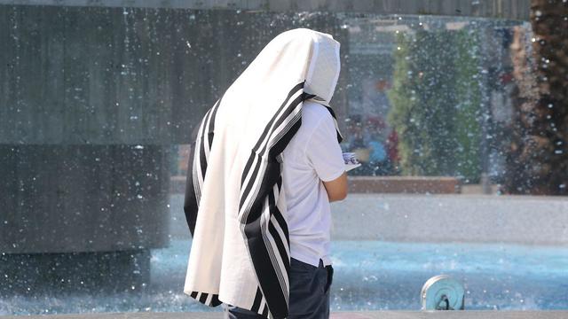 יום שמשי בכיכר דיזנגוף בתל אביב (צילום: מוטי קמחי)