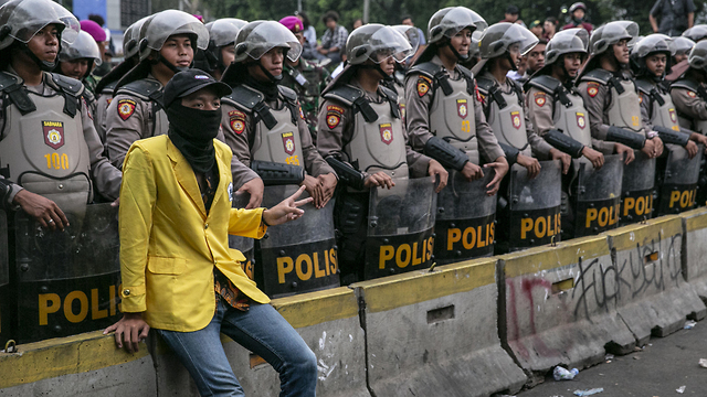 אינדונזיה מחאה סטודנטים חוקים שחיתות יחסי מין (צילום: gettyimages)