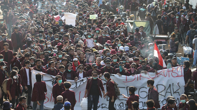 אינדונזיה מחאה סטודנטים חוקים שחיתות יחסי מין (צילום: רויטרס)