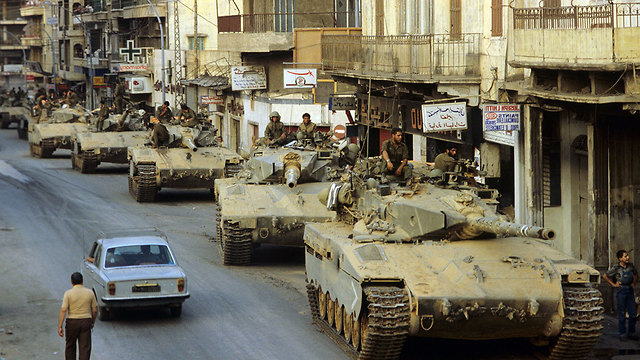 IDF troops and tanks in Beirut during the 1982 First Lebanon War (Photo: David Rubinger)
