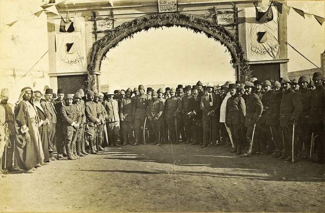 На церемонии открытия вокзала в 1915 году. Фото: Википедия 