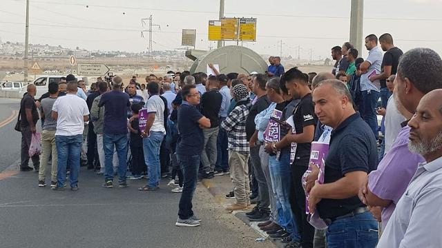 Arab citizens protest on Road 444, near the town of Tira