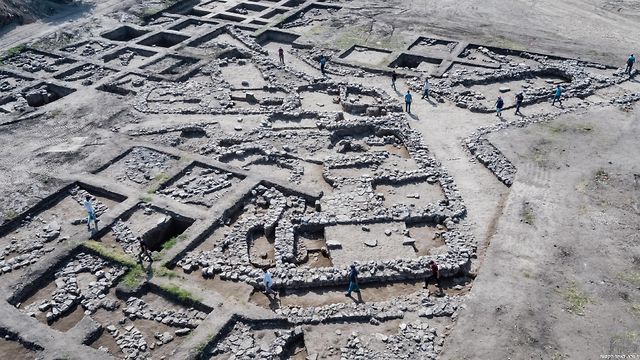 העיר הקדומה מהאוויר (צילום: אסף פרץ, רשות העתיקות)