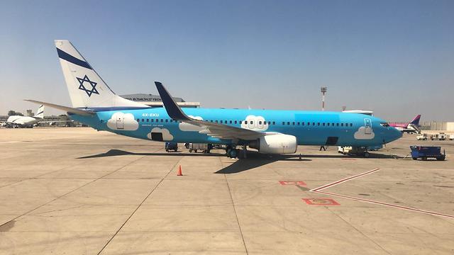   Самолет компании UP. Фото: Шири Адар