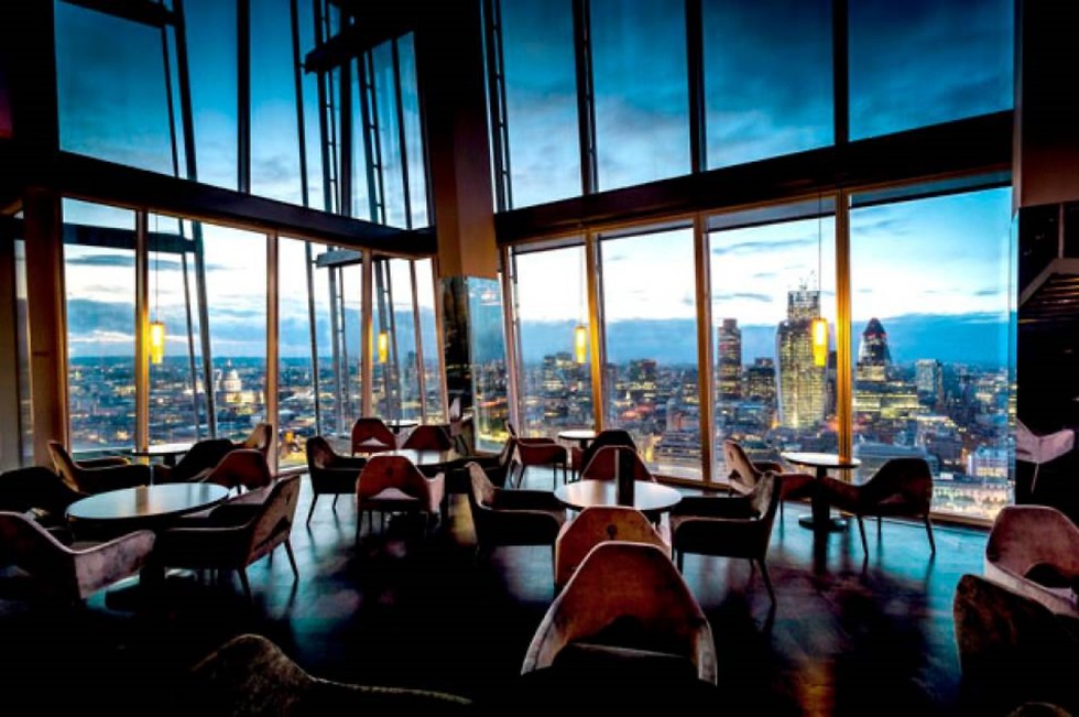 לאכול במגדל האיקוני של לונדון ()
