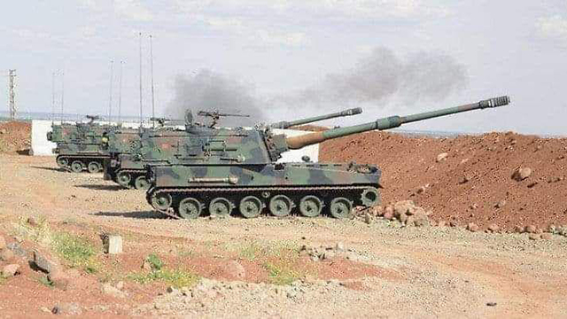 Турецкая самоходная артиллерия на границе с Сирией