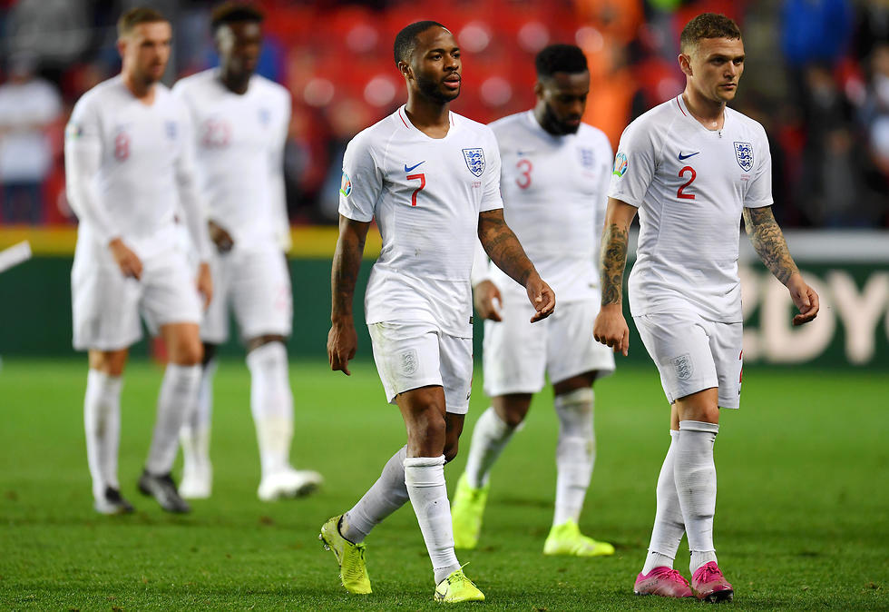 שחקני נבחרת אנגליה מאוכזבים (צילום: getty images)