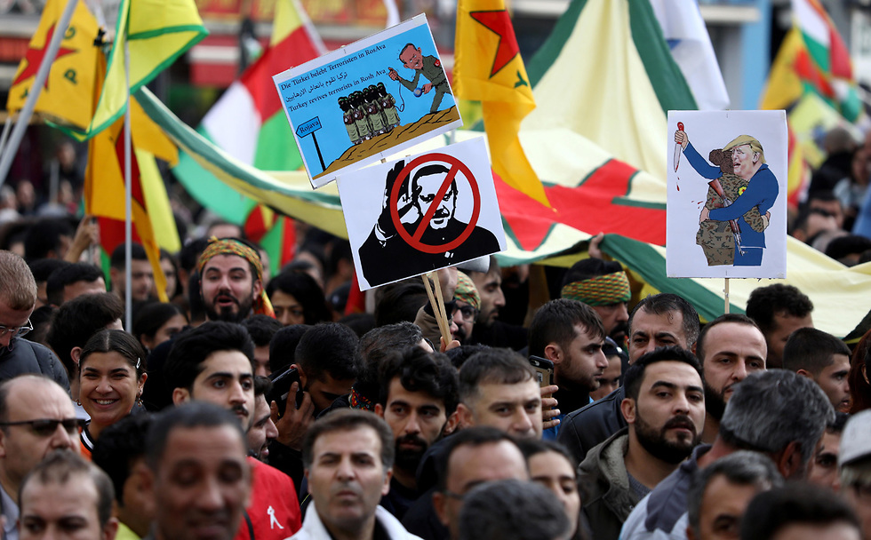 הפגנה הפגנת תמיכה ב כורדים ב סוריה ברלין גרמניה (צילום: רויטרס)
