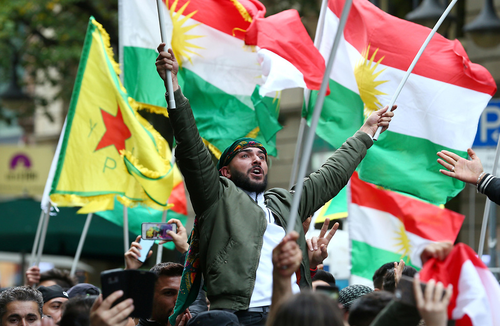 הפגנה הפגנת תמיכה ב כורדים ב סוריה פרנקפורט גרמניה (צילום: רויטרס)