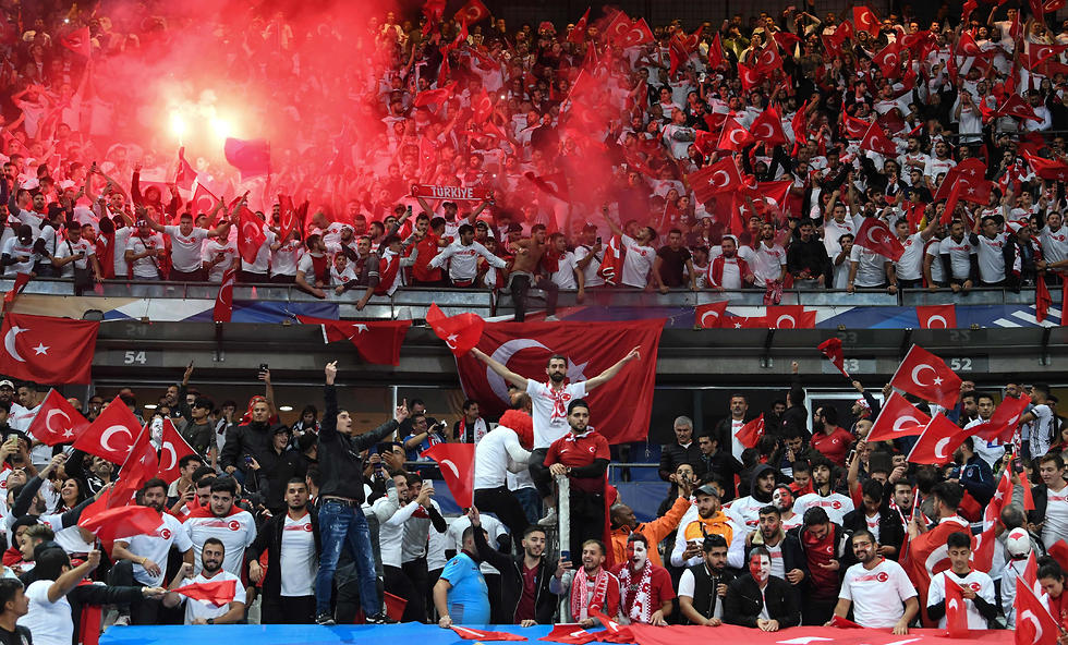 נבחרת טורקיה (צילום: AFP)