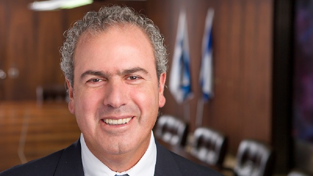 נשיא הבורסה הישראלית ליהלומים ברמת גן, יורם דבש (צילום: גיל לביא)