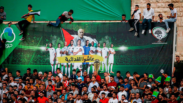 כדורגל (צילום: AFP)