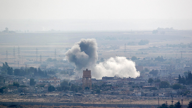 Turkish bombardment of Kurdish towns in northern Syria (Photo: EPA)