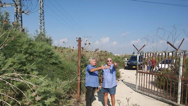 The breach in the fence at Kibbutz Magal (Photo: Menashe Regional Council)